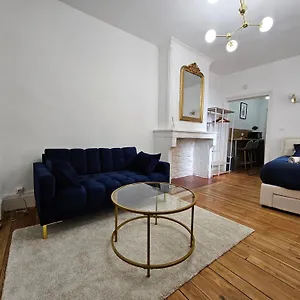 Chic, Contemporaine Au Pied De La Cathedrale Vienne (Isere)